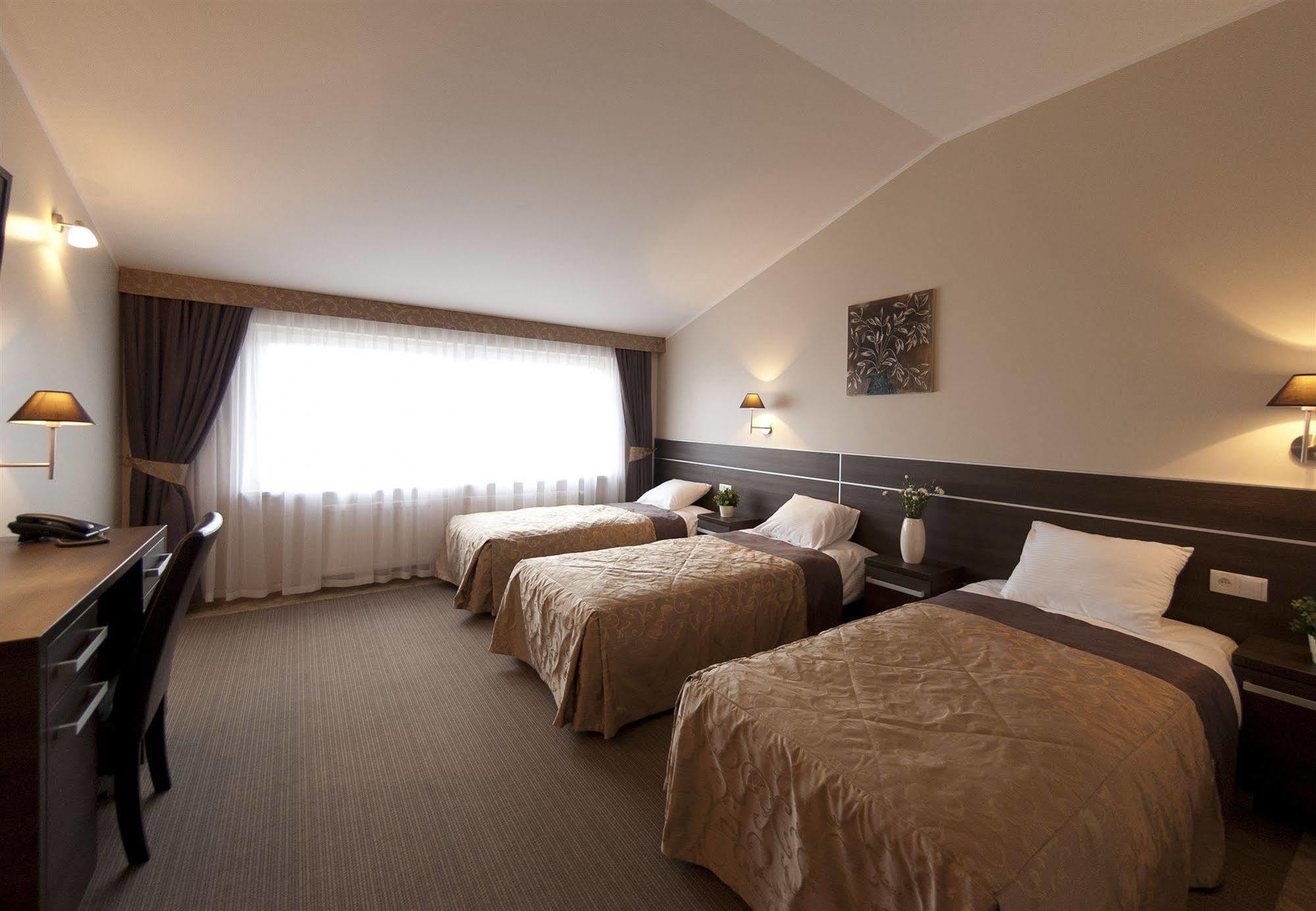 Zloty Staw Bed & Breakfast Borkowo  ภายนอก รูปภาพ